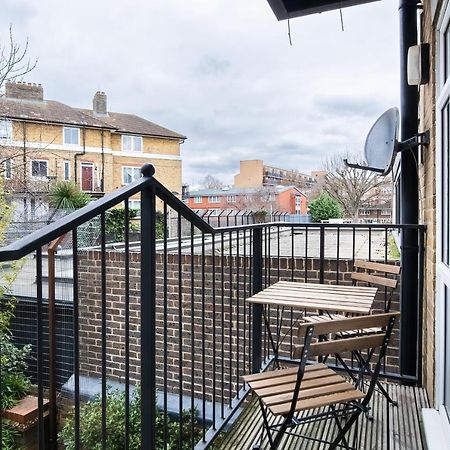 Chic 3 Bed Apartment Near London Bridge With Balcony ภายนอก รูปภาพ