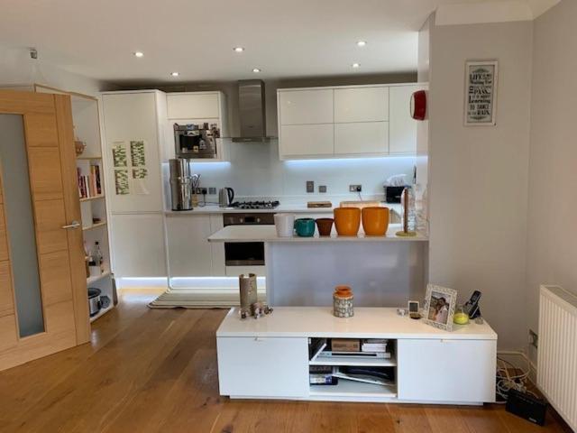 Chic 3 Bed Apartment Near London Bridge With Balcony ภายนอก รูปภาพ