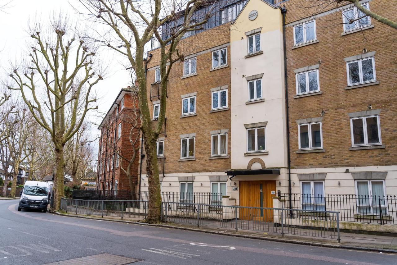 Chic 3 Bed Apartment Near London Bridge With Balcony ภายนอก รูปภาพ
